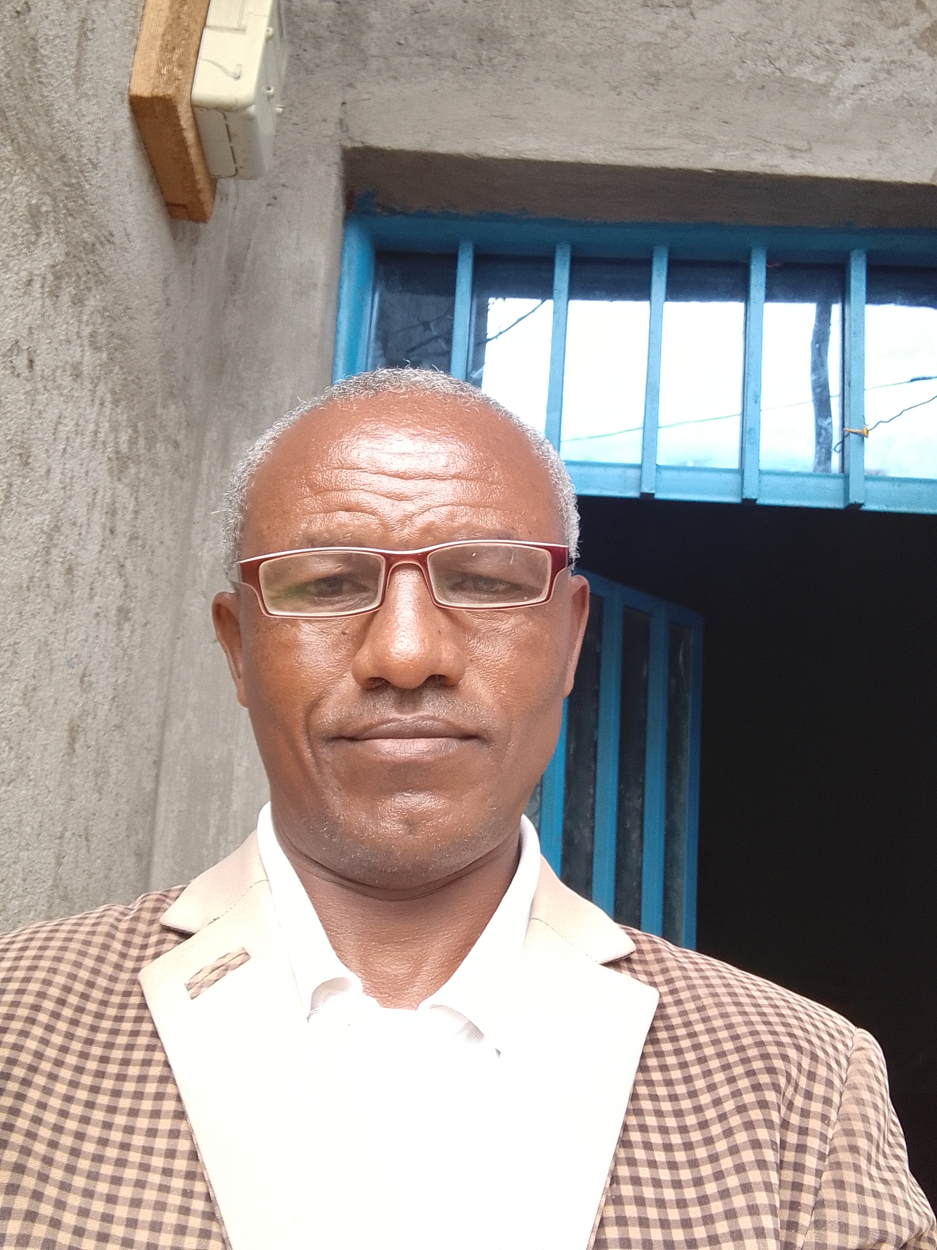 Golo Goje ( lecturer)